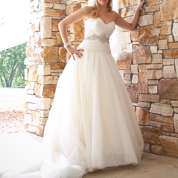 2010 Kenneth Pool size 12 for sale, bustles as shown (fits more like an 8/10) - Picture 9 of 13